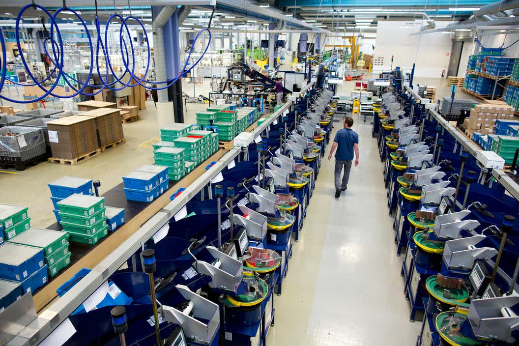 So sánh trong danh mục hàng hóa xuất khẩu, dệt may đã nhường vị trí cho mặt hàng linh kiện điện tử, công nghệ cao